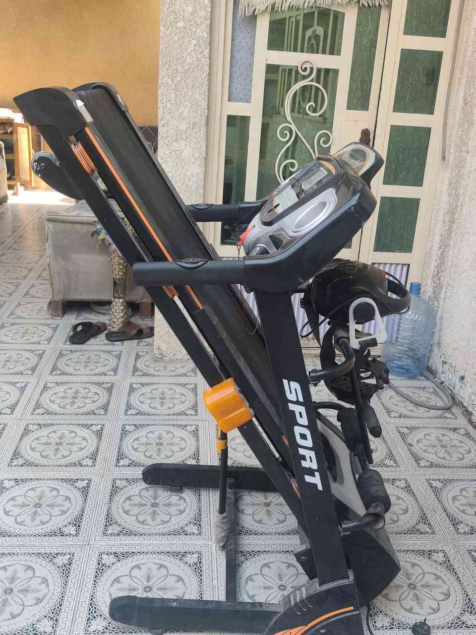 للبيع جهاز أوربتراك (Elliptical Trainer) 🏃🏻‍♀️🔥
جهاز رياضي منزلي بحالة جيدة، مناسب لتمارين الكارديو وحرق السعرات وتحريك الجسم كاملًا.

✅ يعمل بشكل جيد
✅ شاشة لعرض بيانات التمرين
✅ مناسب للاستخدام المنزلي
✅ تصميم قوي ومريح

💰 السعر: 250,000 الف وبي مجال 
📍 الموقع: ديالى بعقوبة التحرير 
📞 للاستفسار:  التواصل على الرقم هذا *********** واتساب
