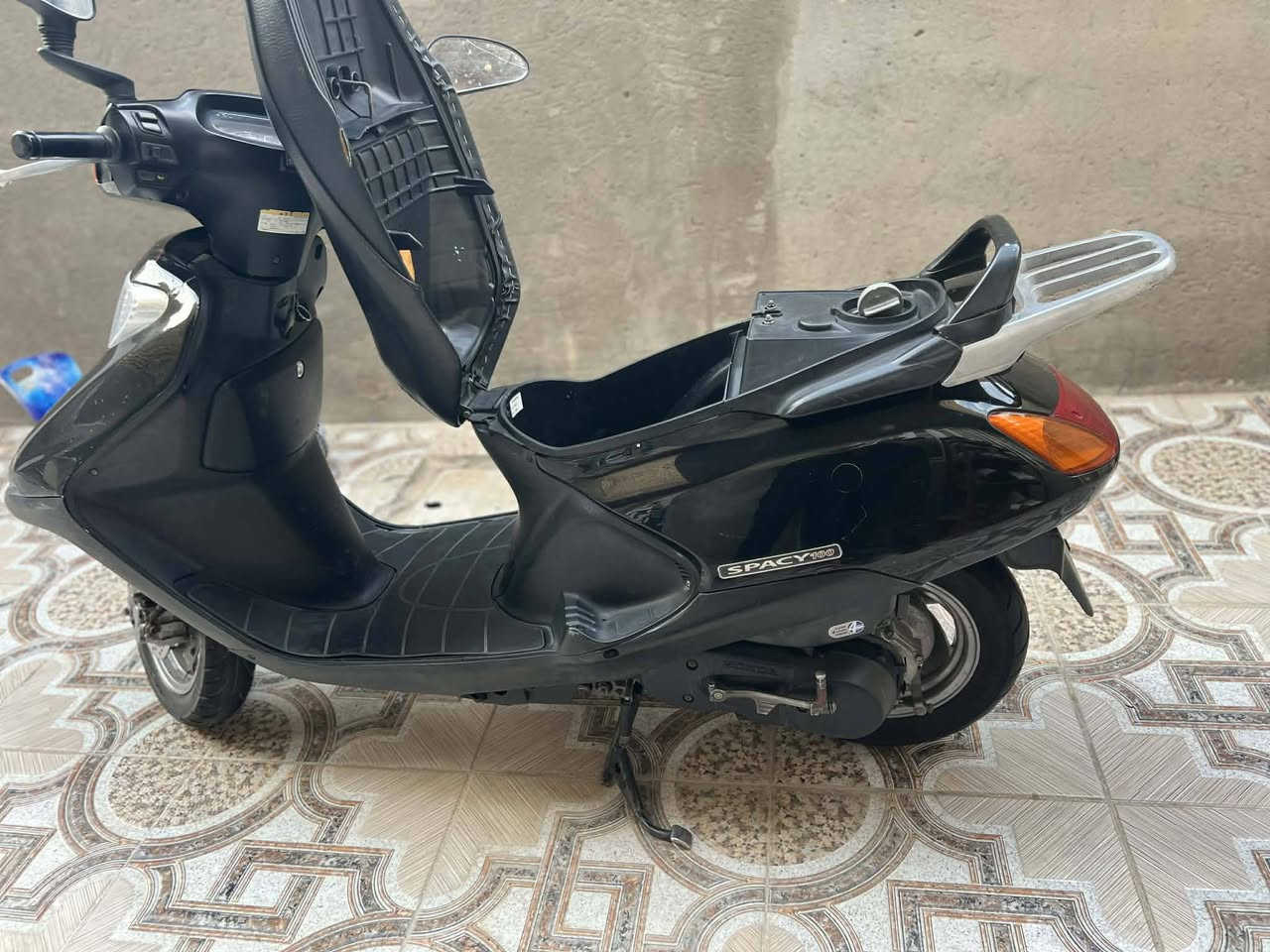 درجة سبيسي ياباني رمبه كفاله عامه من كلشي ماشية 22 حقيقي درجة جديده رمبه كفاله الهاتف*********** المكان كوت الخاجيه قرب القسم البلدي
