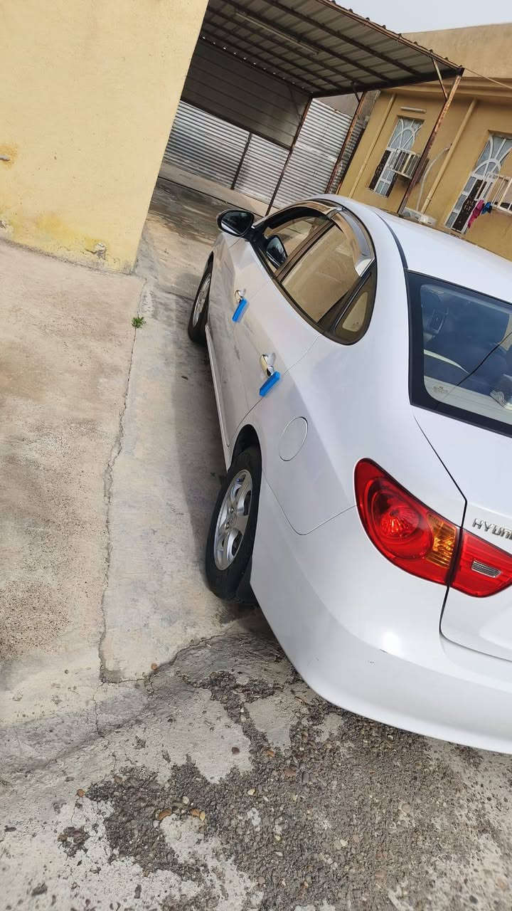 #النترا خليجي
 ماشيه 99 حقيقي شرط الفحص ❗
فول مواصفات للاخير 1/1 فتحة سقف اشاير بالمري 
كير ومحرك 2000وتبريد🥶وصدر كله مكفول وعل وضع شركه
مكفوله من الصبغ والتبديل والحادث كفالة عامه حته دعاميات مكفوله وسبيرها ما نازل
السياره جديده وجاهزه بدون نقص
رقم بغداد دولي الجديد تحويل ثاني يوم باسمي السياره
مكان السياره بغداد....رقم تلفون(‏....‪....***********‬‏)بي واتساب
