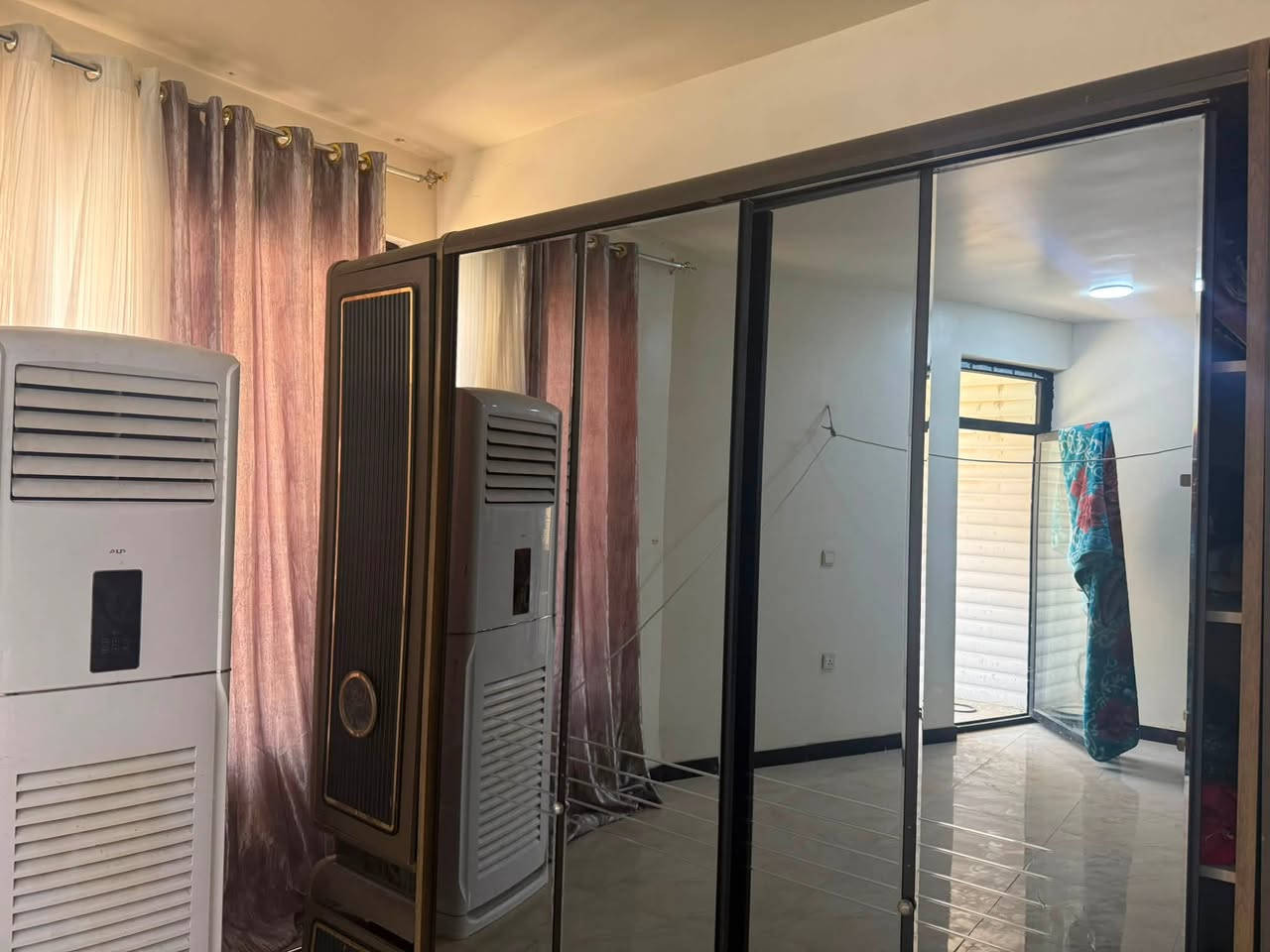السلام عليكم غرفة نوم بحاله جيده و سعره 450 الف مكاني بغداد الدوره  0776030750
سبب البيع اريد انتقل من غير بيت 

الصور موجوده كل تفاصيل موحوده بلصور 

***********
