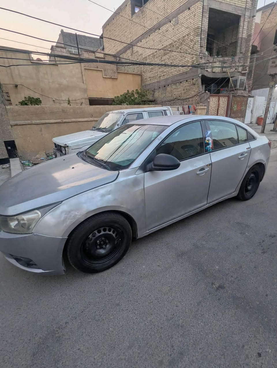 سلام عليكم للبيع فقط شوفر كروز موديل 13 وارد امريكي مكينه 1800 دوش بدون صرف ولاتبخير كير اوتو تبريد شغال تخم تايرات جدد سياره بسمي مشروع وطني رقم انكليزي جديد بغداد وهزه جديده وسنويه جديده حادثه بنيد وجاملق امامي بدون دواخل مبدلات فقط جارده سياره يحتاج صبغ عام وبيهه ضربه بل باب طخاهه ابوتكتك طخه خفيفه فقط وعفته ماسويته مستعجل علا بيعته سعره 60 وبيهه مجال مكاني بغداد المشتل رقمي بي وتساب *********** بشرط تحويل السياره
