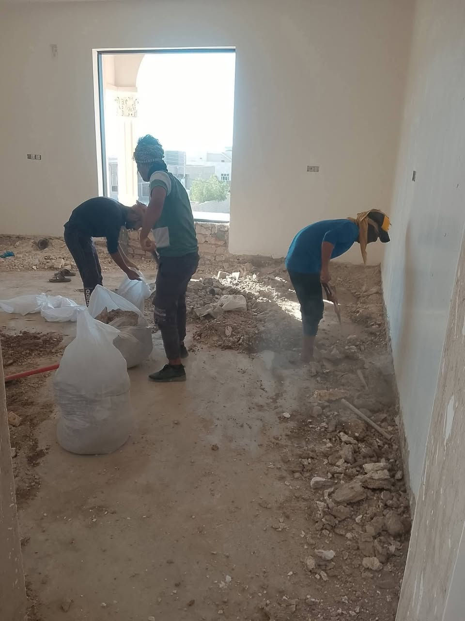 السلام عليكم /كادر عمل جاهز تصعيد مواد +تنضيف بيوت حدائق+ تفليش+ دفن نهري +نقل اثاث//معداتنه جاهزه وسياره تجيك للبيت ماعليك بس الاتصال بالرقم ***********

