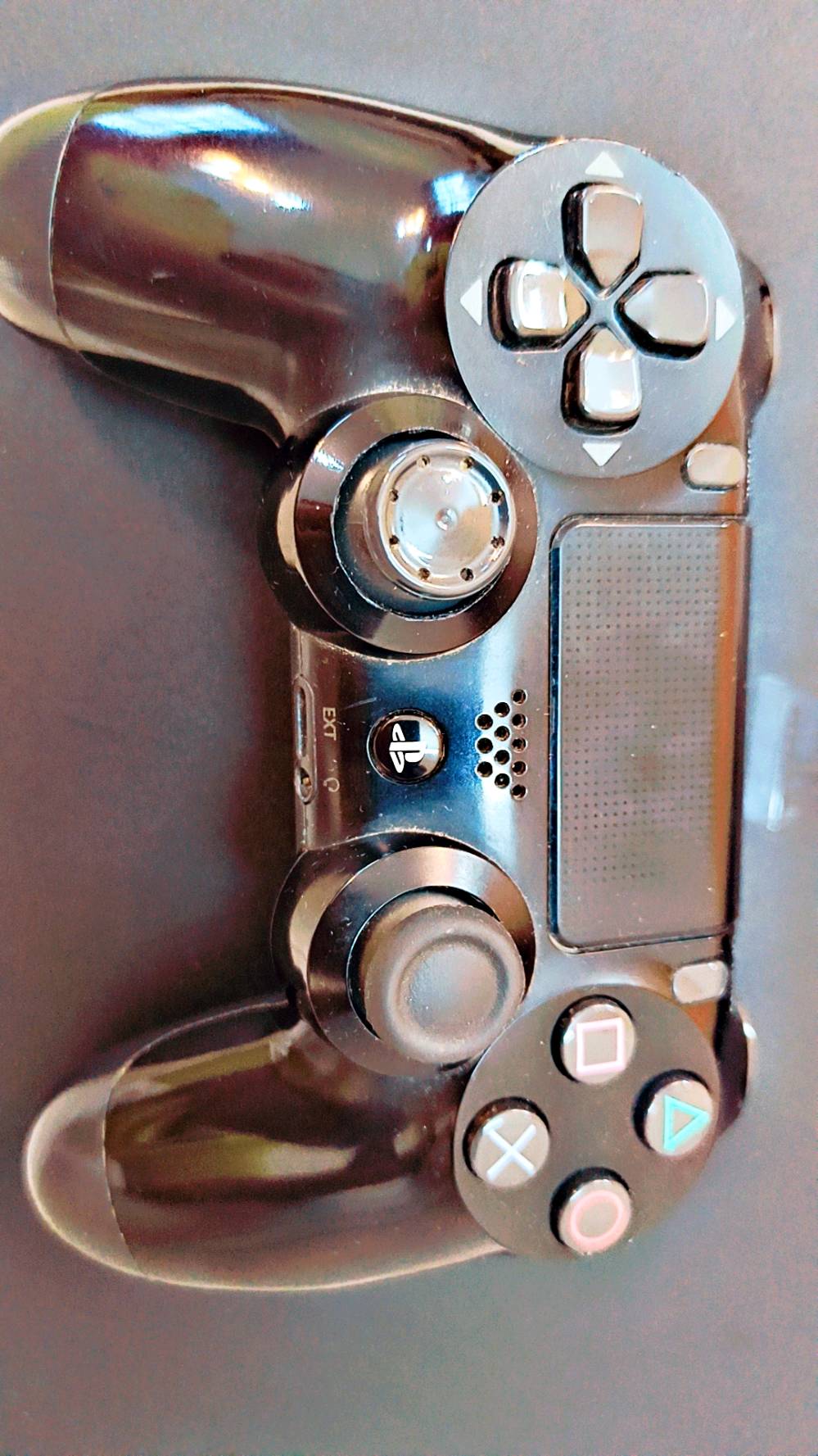 ✨ للبيع بلايستيشن 4 Slim — 500GB ✨
🎮 الجهاز: PS4 Slim
💾 الذاكرة: 500GB
🕹️ يد أصلية عدد 1 — شغالة ومرتبة
🔌 شاحن اليد موجود
🏎️ دركسون PXN V3 PRO — كامل الملحقات
📦 كارتون البلايستيشن غير موجود
💰 السعر: 260,000 دينار فقط
🤝 يوجد مجال للشراية 
✅ الجهاز كامل وجاهز للعب
✅ الدركسون ويا جميع ملحقاته
✅ البيع للجادين فقط
🎮 فرصة حلوة للي يريد جهاز + دركسون بسعر مناسب 🔥
تواصل واتساب ***********