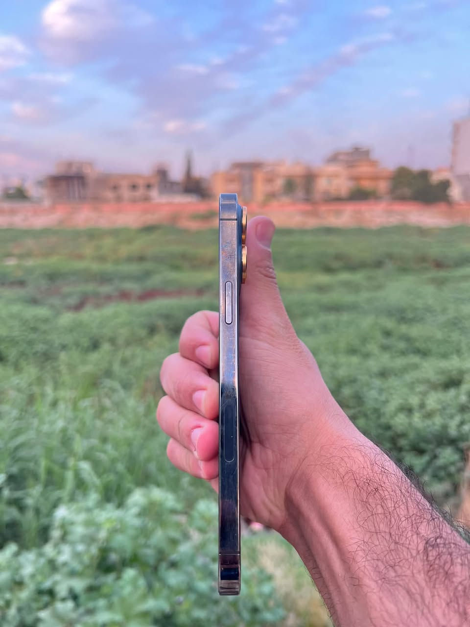 iPhone 13 Pro Max
ذاكره 128
تك سيمكارت
مبدل بطاريه قطاره بلشحن
بي خيط ابيض بلشاشه 
رايده ب 430
***********
