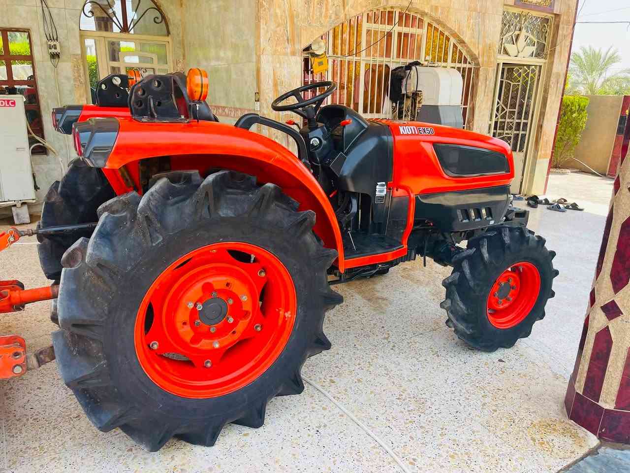 كيوتي EX50 للبيع ماشيه 900 ساعة بحالة الوكاله 
مع كامل معداتها رفاس +فيدان مكفوله كفاله عامه
العنوان صلاح الدين قضاء الدجيل 

للستفسار اتصل ***********
