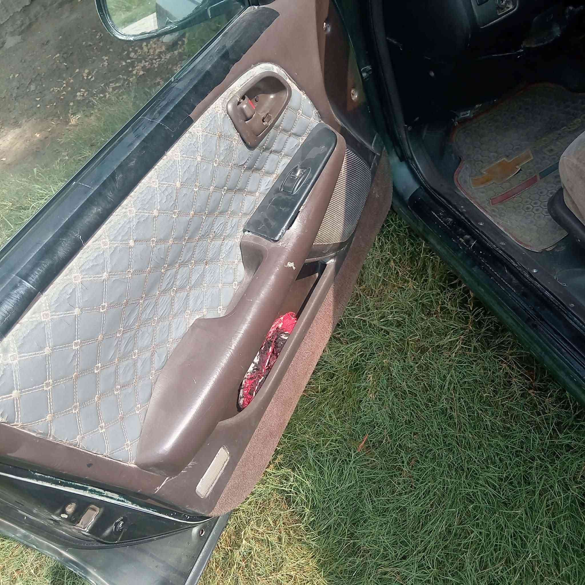 السلام عليكم 
كرسته للبيع موديل 93 سنويه لل28 بأسمي مداور ثاني يوم مكينه وگير مكفولات مكفوله گص ونقل السعر 39 وقابل للتفاوض للمراسلة والاستفسار ***********
