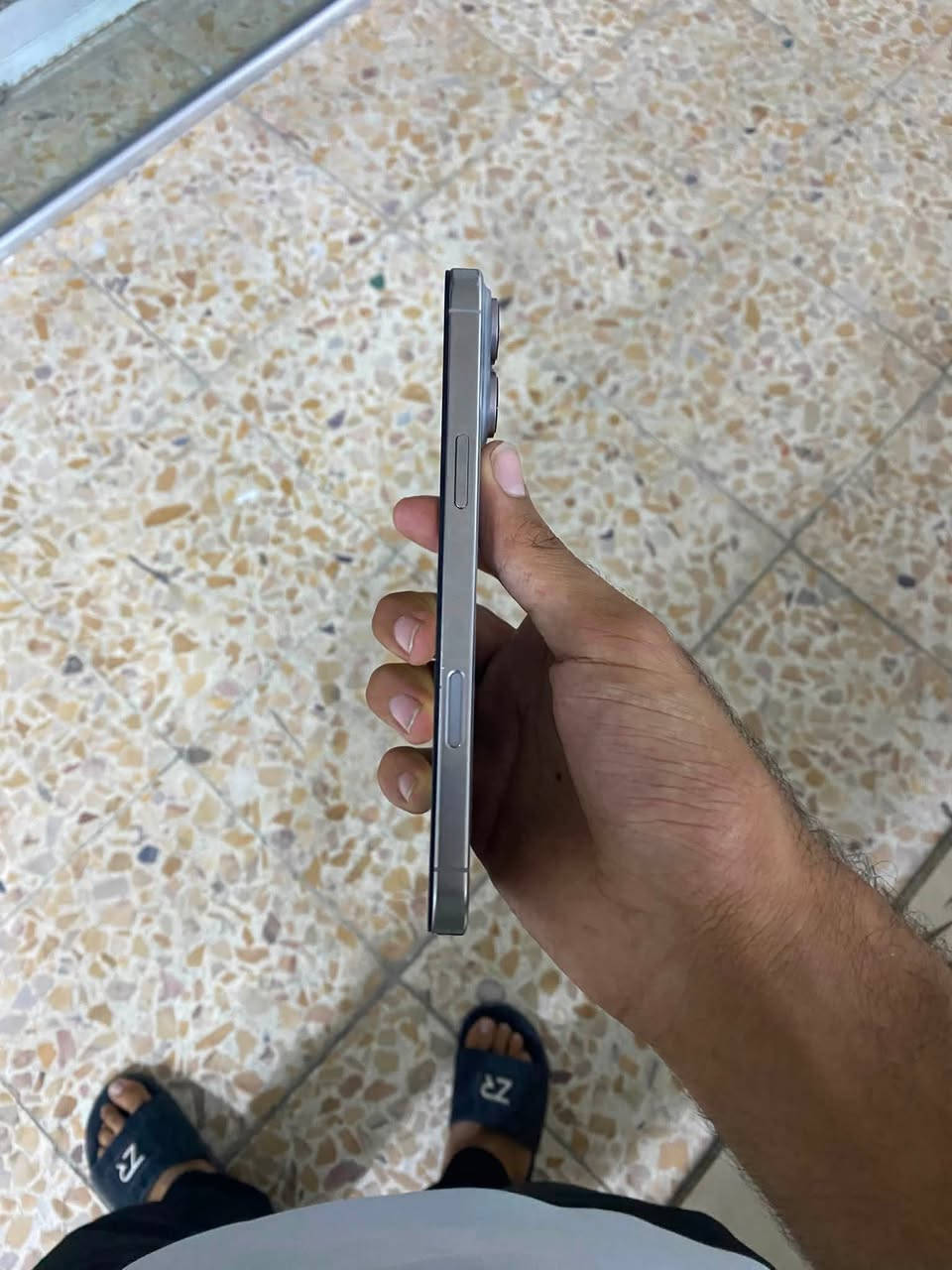 ايفون 16 برو ماكس ذاكره 256 بطاريه 94 الجهاز امبدل شاشه او بطاريه او الشاشه الجديده بيه فطور بس ممأثره على اللمس الجهاز شرق اوسط ماستر AEA لون تيتانيوم الرصاصي الجهاز حلوه او الصرفيه مابي 
سعره :750 الف او بي مجال 
اللاستفسار :***********
