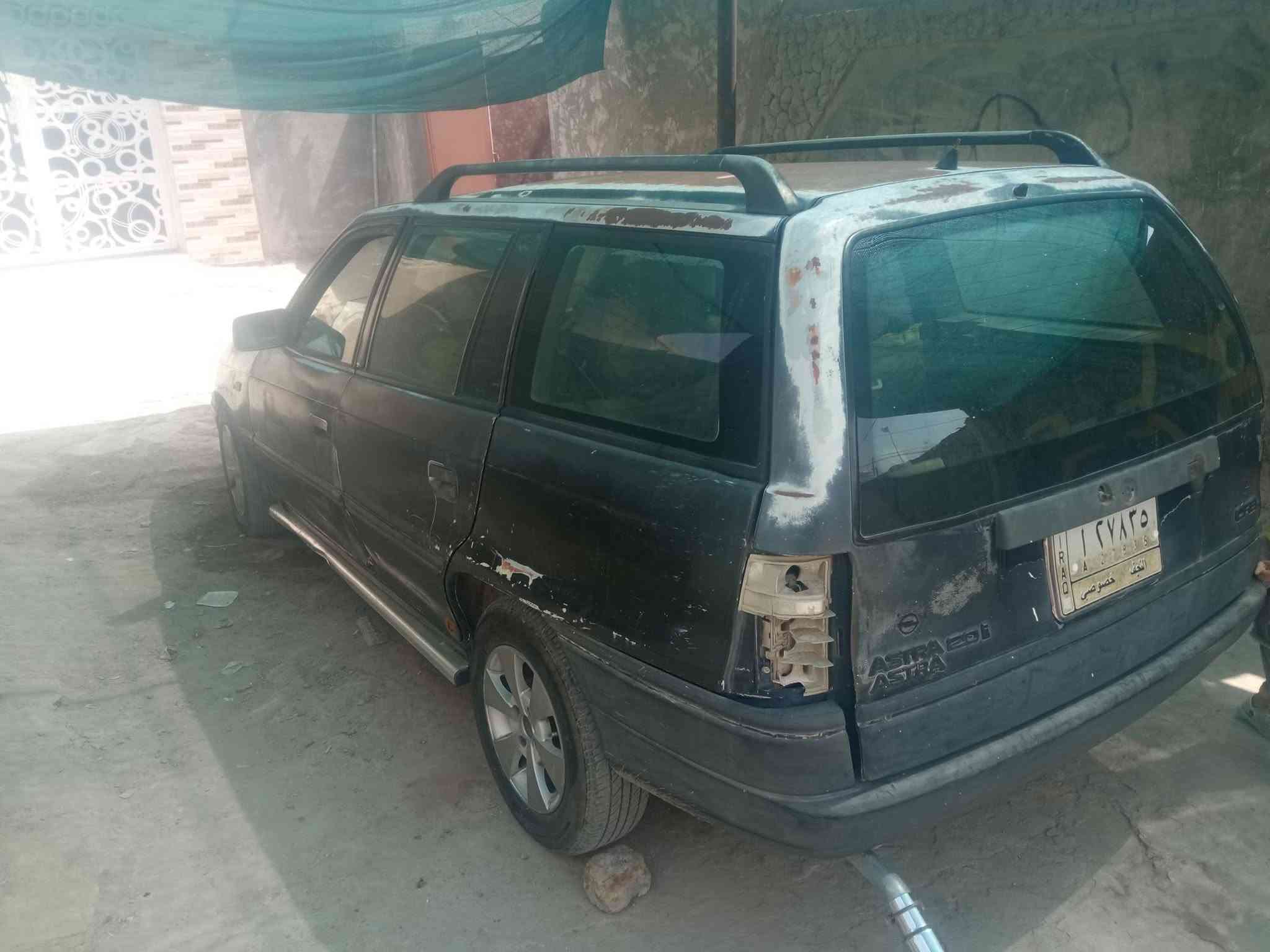اوبل استرا موديل 93 كير مكينه نظيفات كير تماتيك حدادي وسط سياره بلادي تحتاج بس صبغ بسمنه مكان سياره بلحله سعر 23 وبها مجال بسيط ***********

