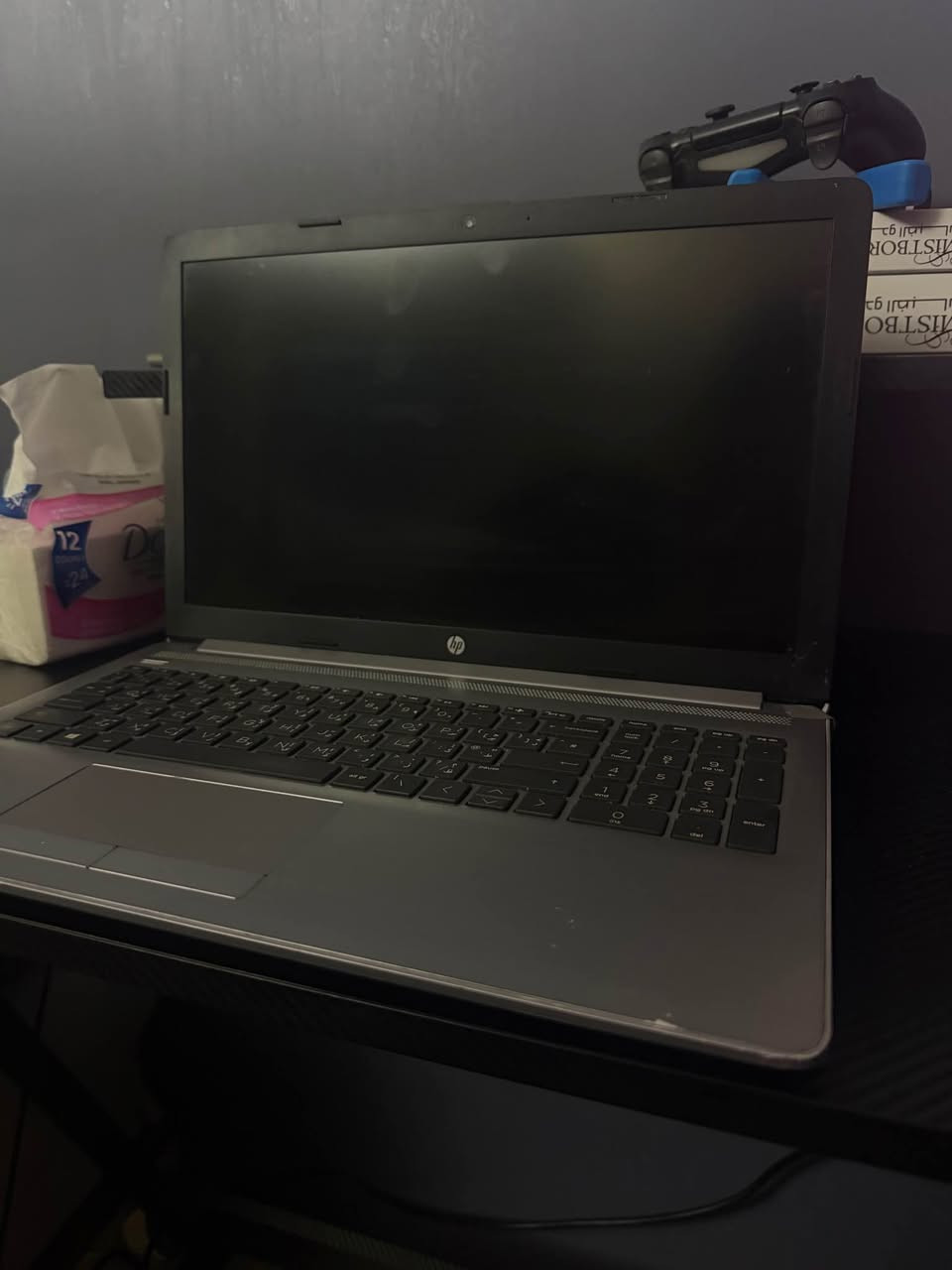 💻 لابتوب HP للبيع
• الشاشة: Full HD بدقة عالية
• المعالج: AMD Ryzen 5 3500U
• الرام: 8GB DDR4 (قابل للزيادة، يوجد منفذ فارغ)
• التخزين: 256GB SSD
• كارت الشاشة: AMD Radeon Vega 8 (2GB مدمج + 3GB مشترك)
• الحالة: شغال وأداءه ممتاز 100%، توجد خدوش ولثم خفيف بالطرف موضح بالصور.
• الاستخدام: ممتاز للدراسة الهندسية، البرمجة، والتصفح.
📍 المكان: بغداد - الشعب (متوفر توصيل)
📲 واتساب / اتصال: ***********
💰 السعر: 275,000 دينار عراقي بغداد, العراق

