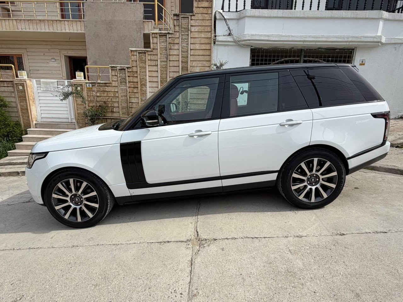 Ranjrover vog 2013 
ڕانجرۆڤێر ڤۆگی  vip قەپات مواسەفاتە ۸ بستۆنی بێ سۆپەرە مەکینە مەرغوبە سفری شەریکەی سەردارە سەیارەکە 68km حەقیقی ڕۆشتوە سفر سفرە هەموو گیانی بەشەرت چرکەی تیا نیە ڕەسمی سۆنەرەکەیم داناوە 255$ معامەلەیەکی برایانە *********** السليمانية, العراق
