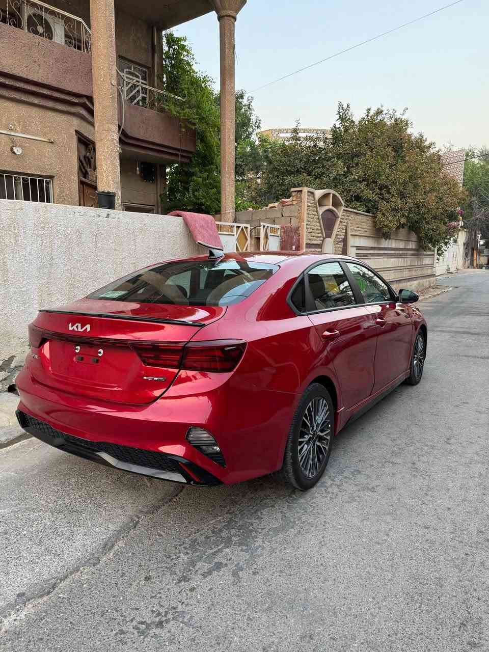 السلام عليكم
فورتي 2024 Gt line
بدون رقم (حرة) تترقم جميع محافظات العراق
المحرك: 4 سلندر 2000 دوش
المواصفات: فول الفول عدا الفتحة
*3 بصمات 
*شاشة كبيرة 
*تحكمات ستيرن
*كشنات جلد 
*كشنات كهرباء 
*حساسات اماميه 
*حساسات خلفيه 
*تحديد مسار 
*قيادة آليه
*رادارات
*تشغيل عن بعد 
*كامرة خلفية 
*سايد بريك بصمة
*انظمة قيادة 
وباقي مواصفات الفورتي المعروفة

بدون صبغ 
الموقع:ديالى بعقوبة 
للاستفسار: ***********

