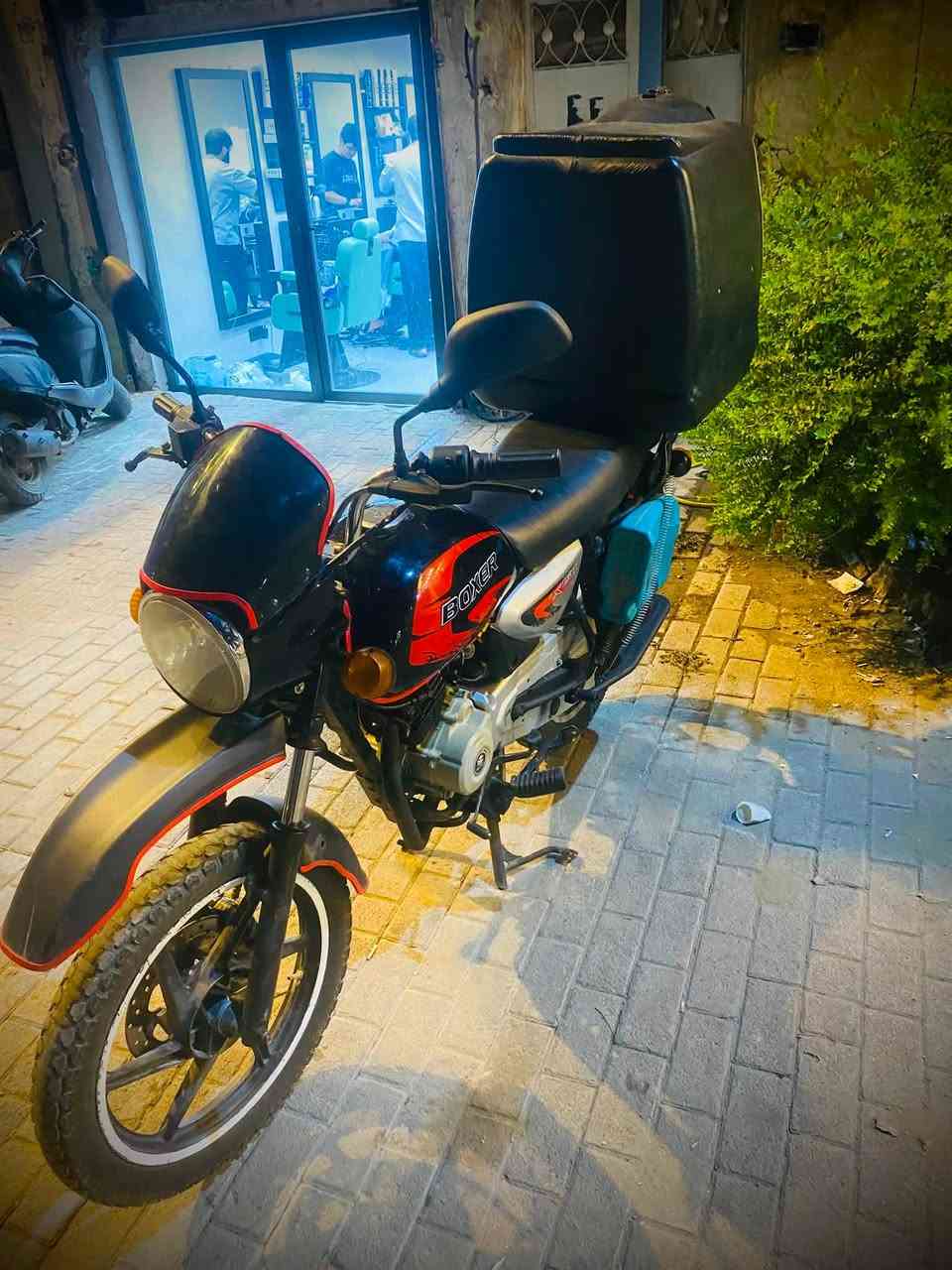 سلام عليكم بوكسر موديل 23بدون أوراق أتكفل عشاير وقانون دراجه كايمه غير هاذ شي كلشي ما بيه كله شغال سلف هندر كهربائياته كله شغاله سعر 800وبيه مجال عنواني
بغداد رقمي ***********
