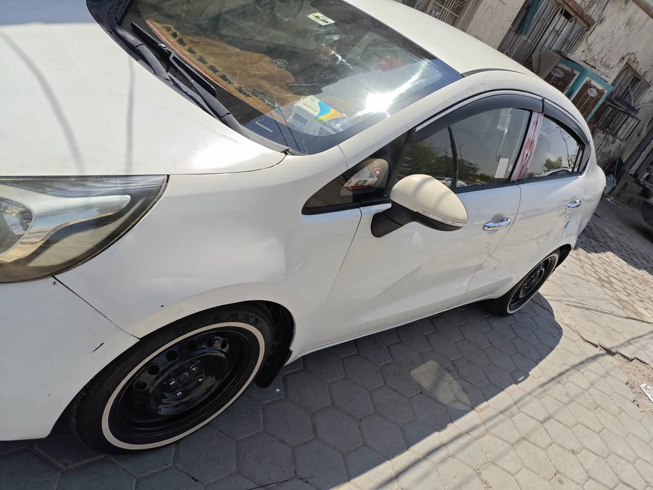 سلام عليكم كيه ريو مديل 13
سياره جاهزا
 حداديه جديده 
تخم تاير 
زنون 
تبريد شغال 
منضومت غاز بيها 
السعر 75 مكاني نجف 
او مراوس حسب القناعه 
الرقم ***********
