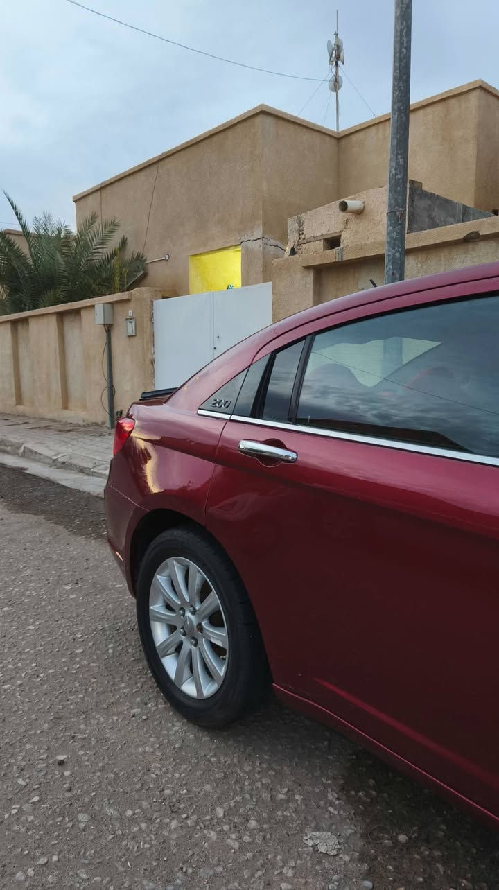 كرايسلر c200
كرايسلر c200 موديل 2013 لون ماروني السياره خير من الله 
المحرك المرغوب 6 سلندر 3600 
السياره عليها ادامه جديده 
حديده امامية وخلفية جديده 
تخم تاير جديد 
تبريد السياره ثلج 
السياره فول مواصفات عدا البصمه 
فتحة سقف 
شاشه لمس 
كاميرا خلفيه
تحكمات ستيرن 
كشن سايق كهربائي 
سستم صوت 6 سماعات 

حادثها امامي عكس السايق 
السياره بيها خمس قطع 
سعرها 80 ورقه بيها مجال بسيط 
مكانها كربلاء 
راسلني واتساب وبيك خير وتدلل 
***********
