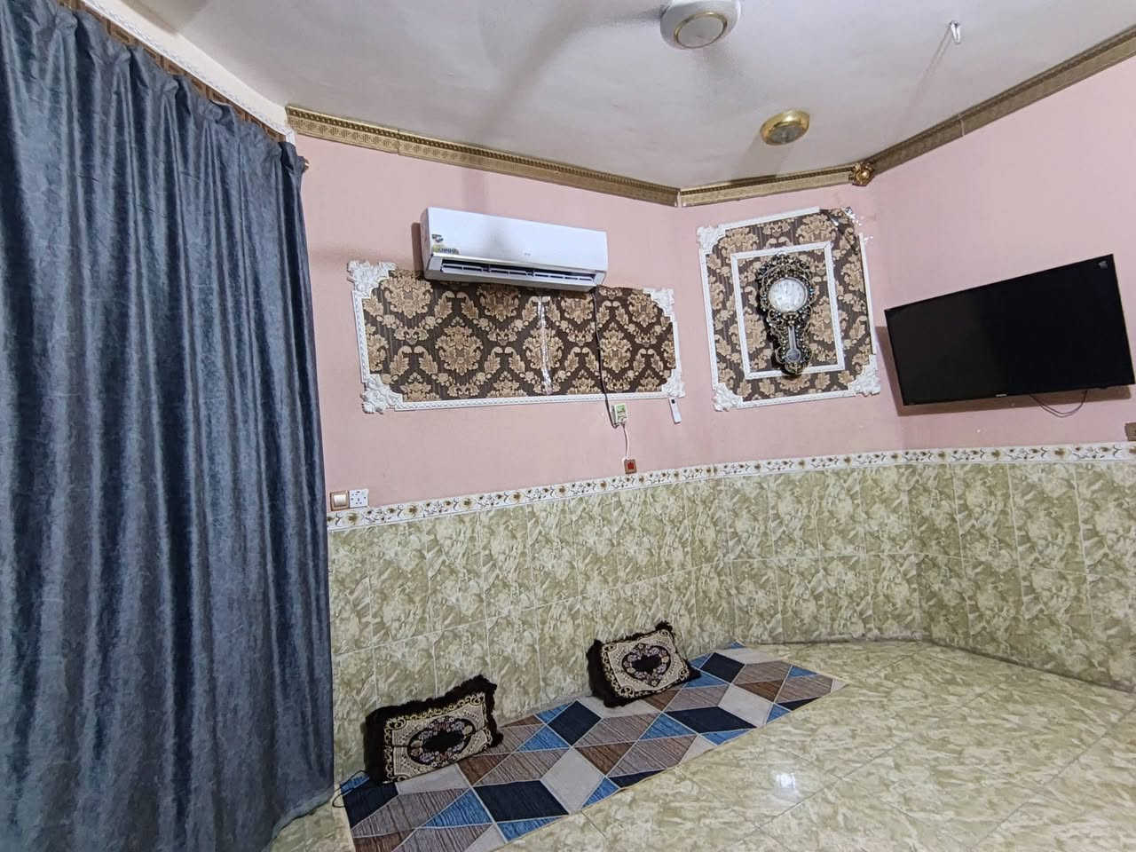 مشتمل طابقين • غرفتين • زين القوس