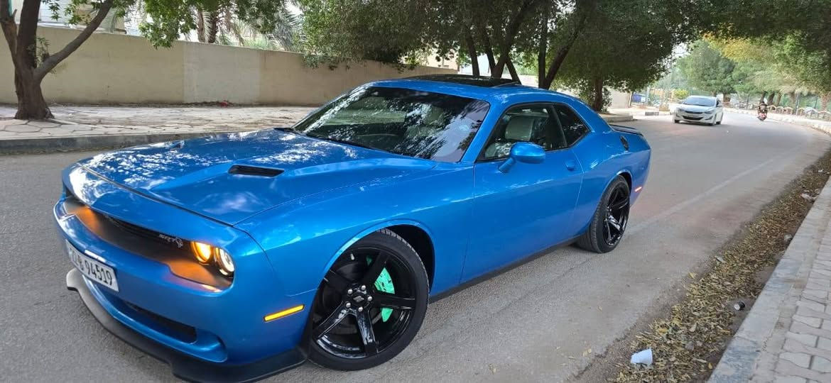 السلام عليكم ورحمه الله
جالنجر sxt 2023
ماشيه 31 الف صبغ طرف البنيد 
بدون ايرباك  سلايت وباقي المواصفات المعروفه
مكان نجف الاشرف ***********
