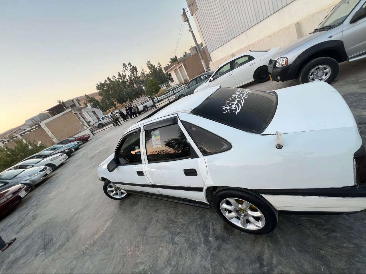 سەرەتا بەناوی الله ئۆپڵ فیکترا 1992 مەکینە20گێرومەکینە بەشەرتی ١٠٠فیتەر ئاڕم پلاستیک سلێمانی ئاڕموو ئەوەلیاتو موسوو بڕاوە  بەشەرت پشتوو پئشی کەپسە  بئ دەعم پاوەروکارەبی گشت گیانی بەشەرت سڵایتە و چوار تایەو ویلی ئین فنیتی لۆکی لەژێرە 
سەیارەکە تووندوو تۆڵە یەک دینار مەسروڤی تێدانیە پشتوو پێشی تازە تووند کراوەتەوەو بئ خایسە سەیارەکە جائیزەو ماڵی دۆستە خوار بازاڕەو پارەی علوجێکە١٨$معامەلەیەکی برايانه شوێن کۆیە لەخزمەت گشت منداڵە فەقیرئکم ژمارە تەلەڤۆن واتس ئاپ ڤای بەر
ژ.م(***********)
ژ.م(***********) أربيل, العراق
