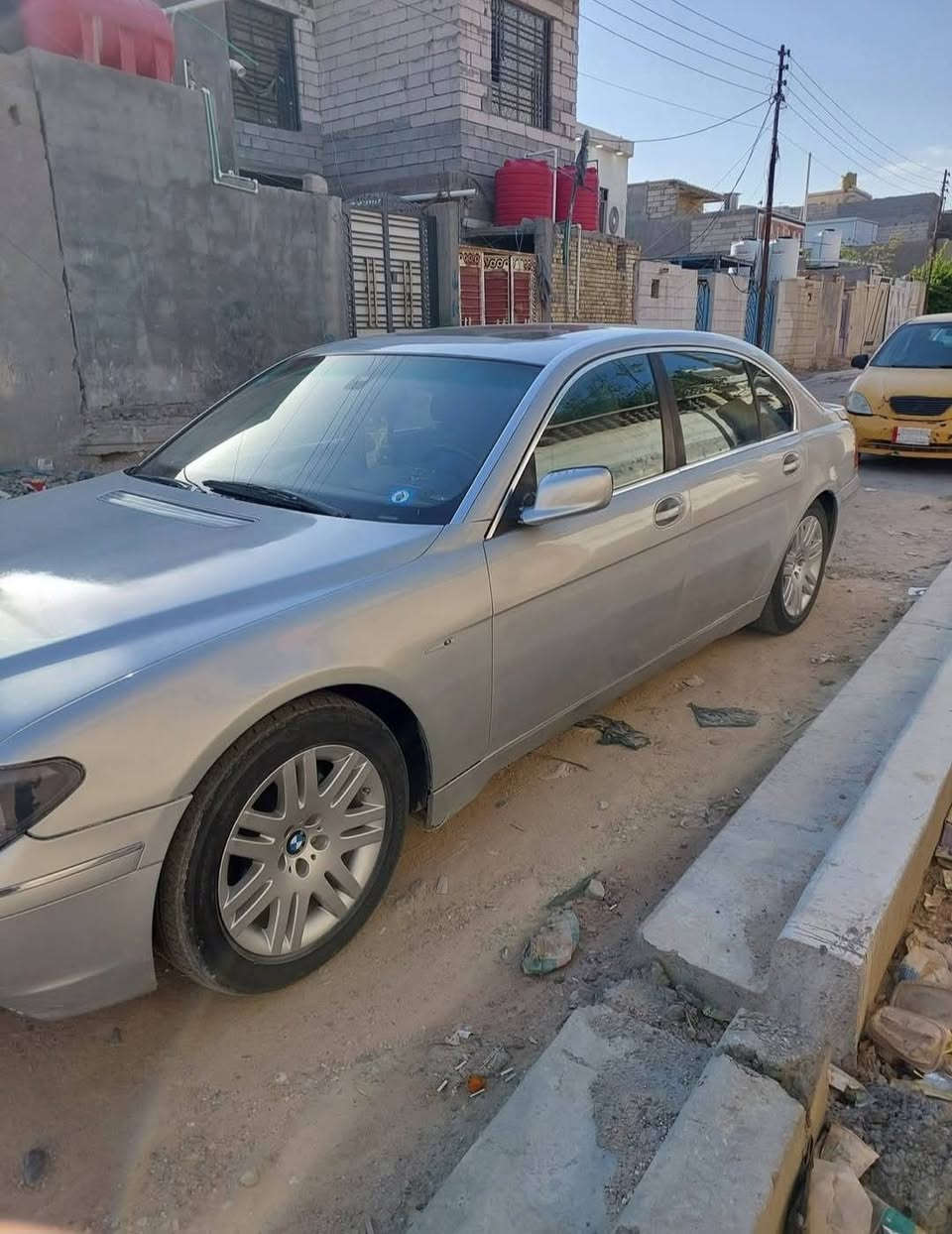 سلام عليكم بي ام 2003 باخره مصبوقه عام 730 6 لسندر N52 مسكر دبل فانوس محرك فقط لاستيك ولف يعني تنقص باقي سيارة جاهزه بسمي تحويل ثاني يوم سعر 90 مع مجال حداده امامي 
100 توة مبدله كامله خلفي 90 
 مكاني البصرة زبير رقم لهاتف ***********
