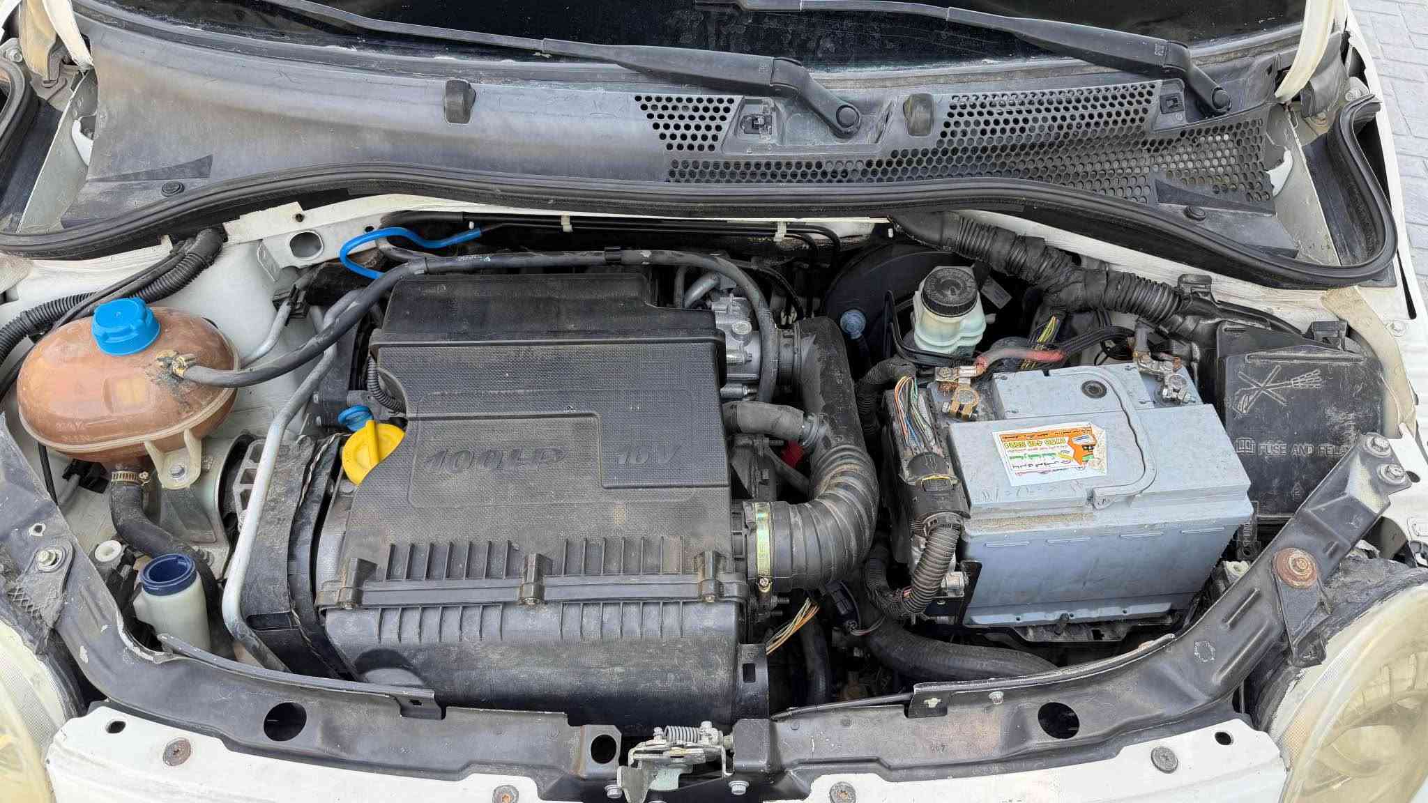 بؤ فروشتن
فيات c500
موديل 2009
فول فول مواصفات 
سيارة نويه هيج دةسكاري نيه
125هةزار روشتيه
بي بؤياغ هيج سبوغي نيه
تحويل و غرامةي بةشةرته
10وةرقة غرامةي لةسةره پاش معمةلة دةيدةمةوة
ياعني 48وةرةقةي سافي
شوين هةولير 
***********
*********** أربيل, العراق
