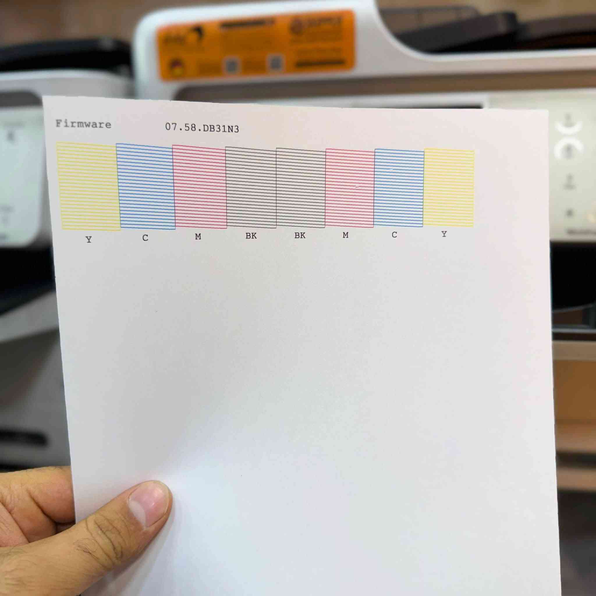 طابعة EPSON C5890 طابعه للبيع نضيفه السعر 600الف اليحب يتواصل عله هاذه الرقم ***********
