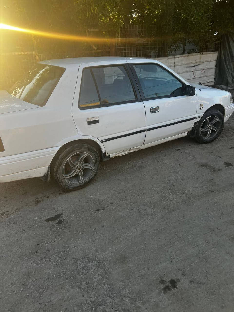 للبيع هيونداي أكسيل لون أبيض 1994 كير اوتوماتيك 
رقم بغداد هزه  وسنويه لحد 2031
🚗 السيارة شغالة وتمشي بصورة طبيعية
✅ المحرك بحالة جيدة
 ✅ الهيكل مرتب كما موضح بالصور. على وضع الشركه ما مصبوغه 
⚠️ المكيف لا يعمل (ما بيها تبريد)
⚠️ الكير بيه صفنة ويحتاج فحص أو تصليح
📄 أوراقها كاملة وجاهزة للنقل
سعرها 30 ورقه 
للاستفسار التواصل على الرقم: ( ***********)
*********** واتساب
