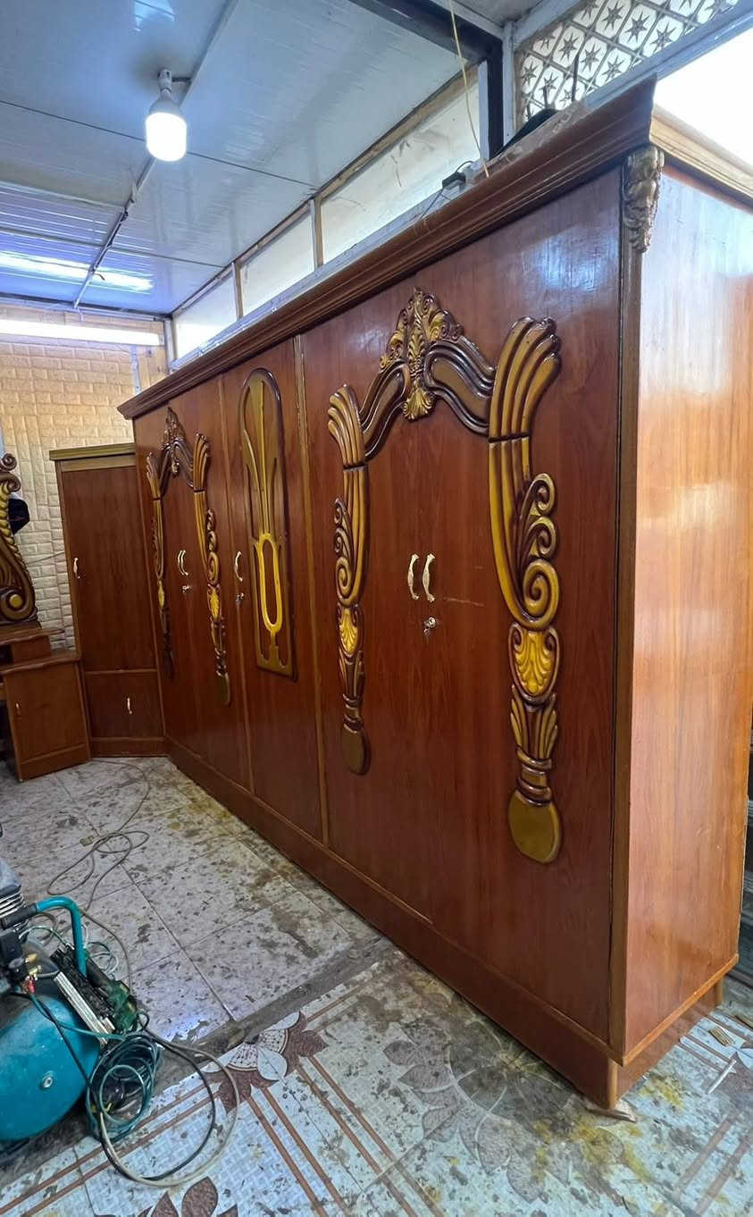 غرفه نوم ام الخمسه مستعمله طابق واحد صاج نظيفه عنوانه كوت حي الجهاد شارع النجارين نجارة ومعرض الحجامي الاتصال او مراسلة الصفحه سعره (٥٥٠ وبيه مجال الشراي )مع الشد والنقل علينه داخل الكوت  ***********

نص مكتوب في الصور:
- 078049465