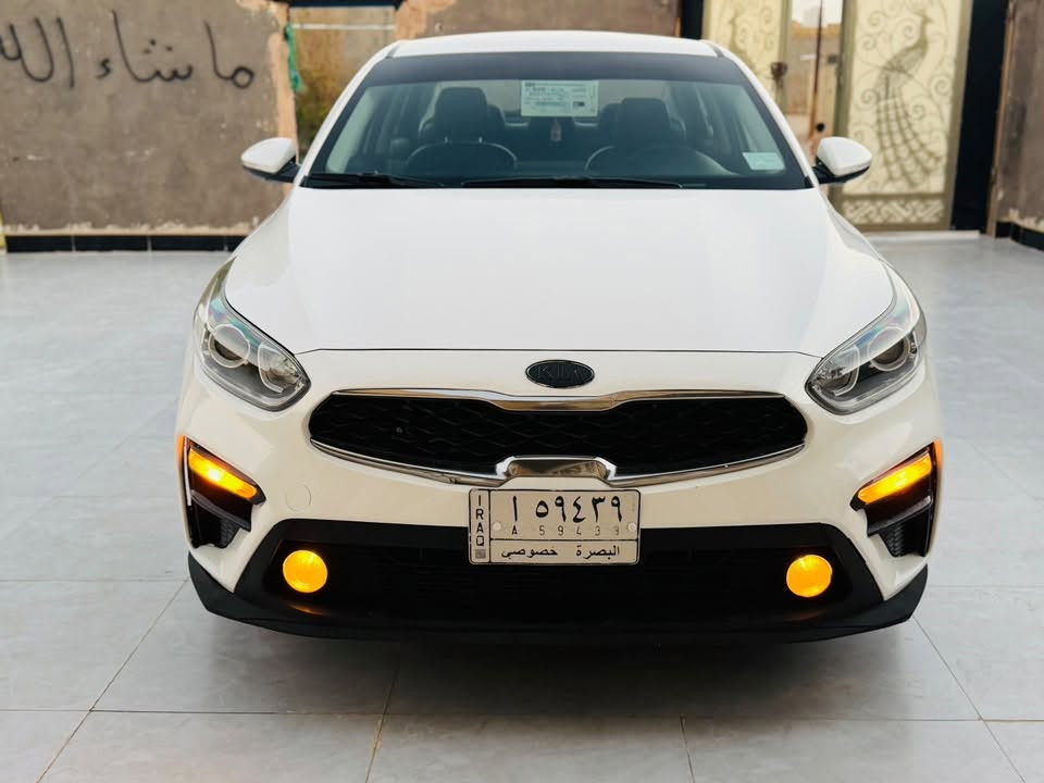 بسم الله ماشاءالله 
السلام عليكم كيا سيراتو 
موديل 2019 خليجي ماشيه 130 الف 
كفاله ضربه وصبغ وتبديل وفتح وخياس مواصفات شاشه كبيره كأمره 
فول تحكم استرين تبريد خلفي مرايات شفط شاره بلمرايه 5 ويل كب 
محرك 1600 برغي ما مفتوح بيه جاهزه من كلشي كير ومكينه وحداديه وتبريد ثلج تخم تاير جديد سياره مال جناي ترايه كلش حلو برغي ماعوزه 
رقم بصره سنويه مشروع وطني تحويل ثاني يوم مكان السياره الناصريه السعر 132 الشراي 
يتصل رقمي ***********
