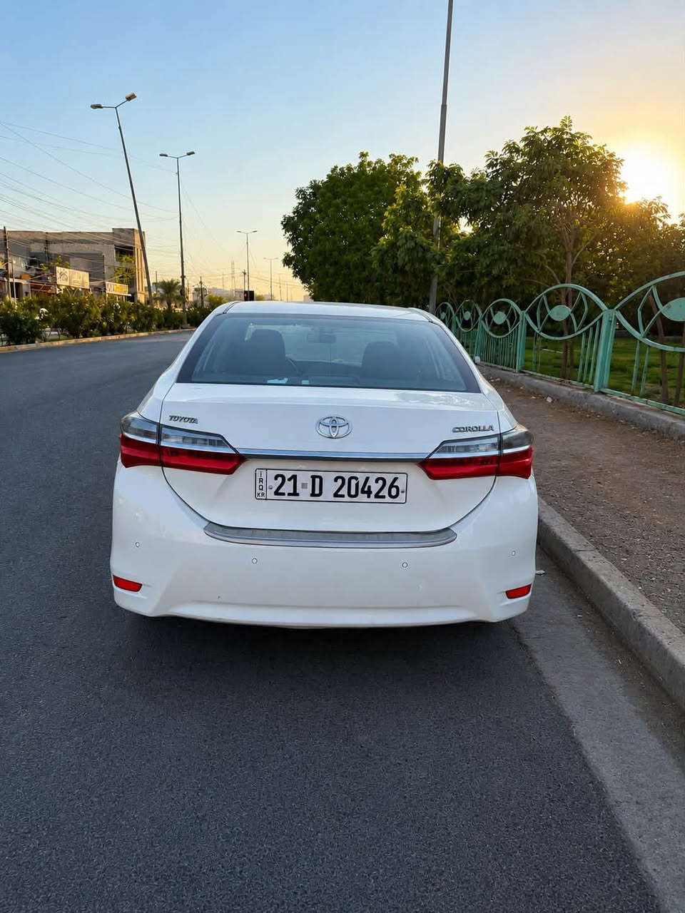 السلام عليكم 
كورلا 2017 خليجي جيهان 
موصفات خاصه 
محرك 2000 VVT
بصمة تحكم ستيرن جهتين 
وضعيات قياده ايكو وسبورت 
لايتات زنون أربع جام اوتو 
شاشه دجتل 
تبريد ثلج 
السياره جديده مال بيت 
ماشيه ٧٥ الف
سونار مرفق مع المنشور فقط رش بدون قطره معجون 
سعره ١٣٥ وبيه مجال 
رقم سليمانيه بسمي تحويل وكاله حاضر . مكان بغداد، اليرموك 
رقم ***********
