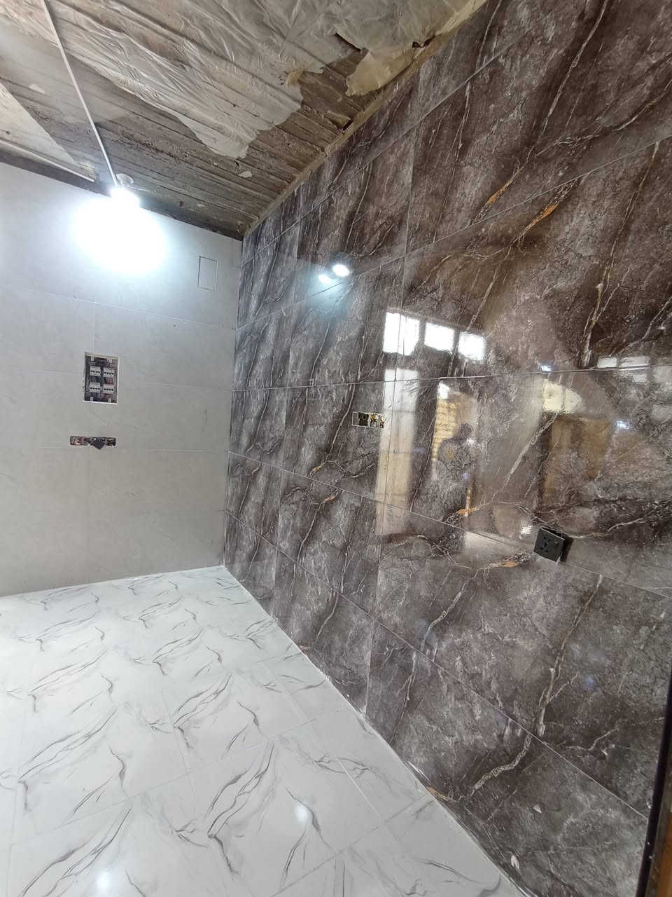 سلام عليكم خلفه سيراميك الواح بورسلين جداري وارضي حاليا متفرغ للاستفسار الاتصال على الرقم *********** مكاني نجف كوفه
