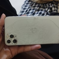 ايفون 11 برو ماكس • لمس شغال • قابل للتفاوض