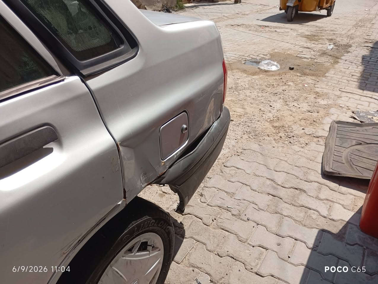 السلام عليكم
🔹 السيارة بأسمي
🔹 رقم بغداد
🔹 العنوان: البياع – الشرطة الخامسة

المواصفات:
✅ السيارة نظيفة
✅ مال جناية
✅ تايرات جديدة
✅ حدادية جديدة
✅ تبريد جديد 
✅ بطارية جديدة
✅ دوشمة جلد ومخمل
✅ شاشة + كاميرا خلفية
✅ الكير مكفول
✅ المكينة بحالة جيدة

الملاحظات:
🔸 باب الخلفي مبدل مع صبغ صفحة الباب بسبب الجراد، بسبب حادث دراجة، 
🔸 توجد طخات في الجاملغ الخلفي، موضحة بالصور.
🔸 يوجد خياس بسيط جداً بذيل الجاملغ، صفحتين فقط.
🔸 الشاصي: معمّر شبر بالجهة اليسرى وشبرين بالجهة اليمنى، لغرض الإدامة فقط.
🔸 المشط بيه فايبرة يحتاج ادامة  و بيه طقطقة/صوت خفيف بالطسة.

💰 السعر: 25 ورقة، وبها مجال

📞 للاستفسار:
***********

