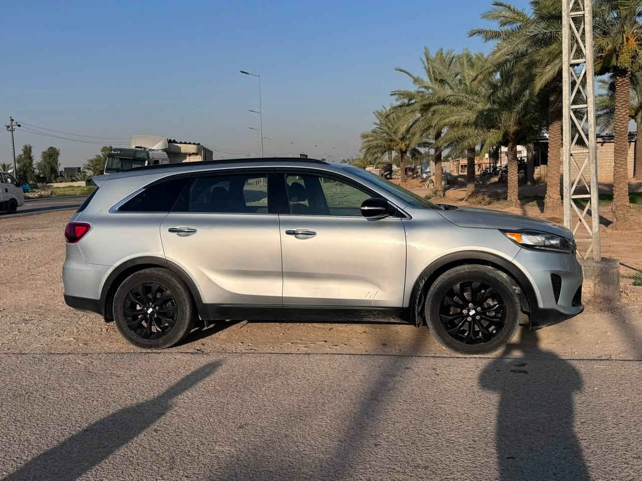 سورنتو للبيع موديل 20 بصمه 7 راكب 6 سلندر 3 قطع تبريد رقم بغداد للتواصل *********** سعر 185 وبيهه مجال
