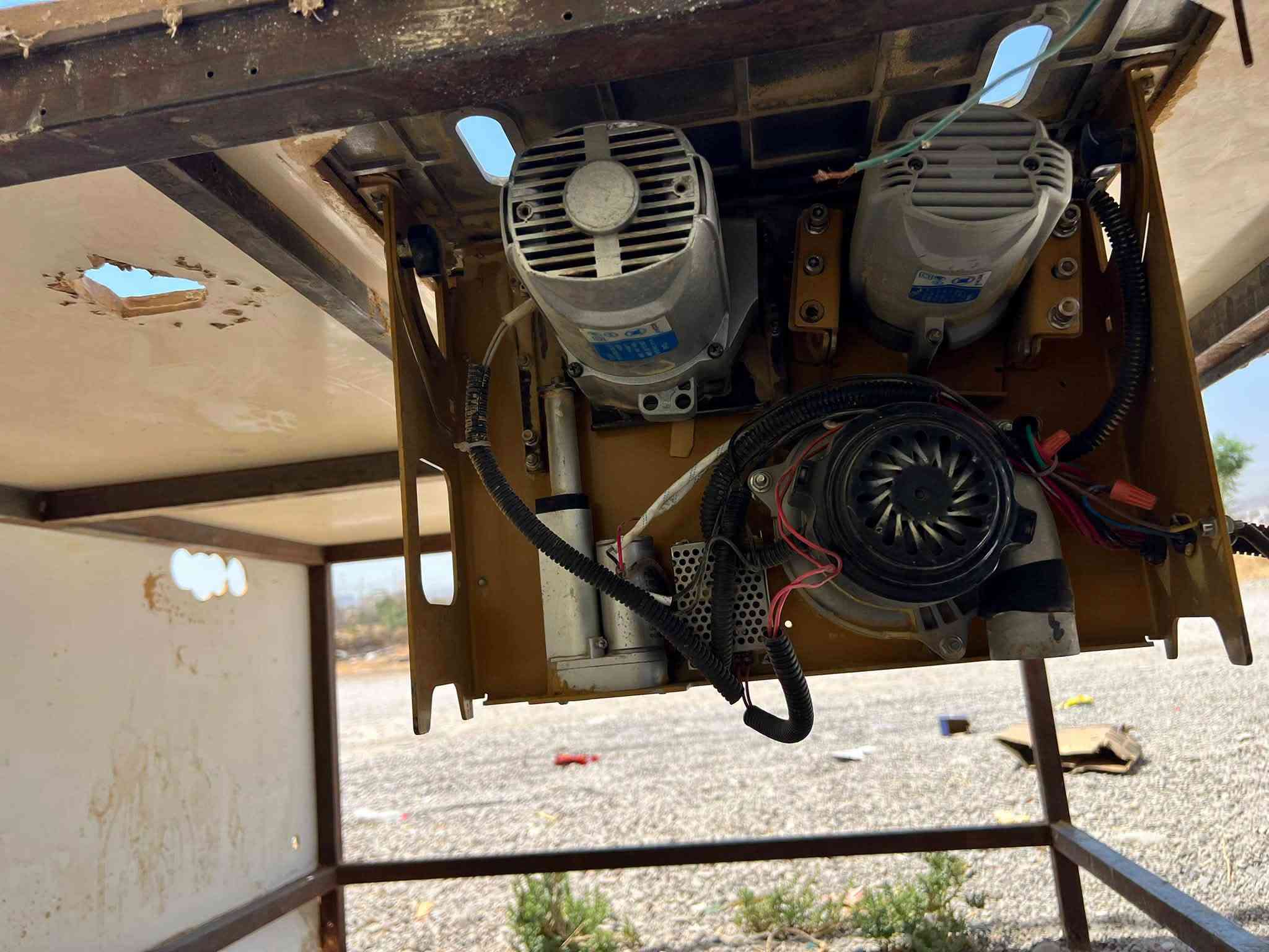 مشاری mdf بۆ برینی کەوەنتەرو مەحرەز بەکار دێد زۆر مەسبوتو بی کێشەیە 
تۆز مژی لەگەڵە 
مشارەکەی بەرزو نزمی ئەکاد 
وە دەبڵ مشارە 
*********** 
لە جوارقورنەم

