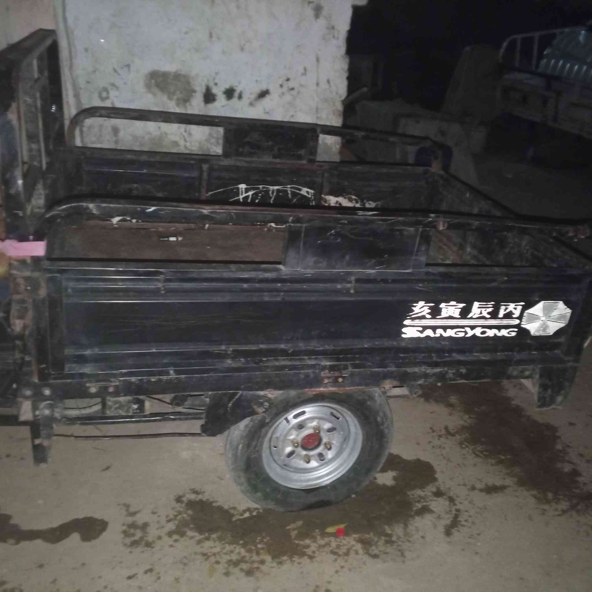 السلام عليكم جمره كلك كلك محرك جديد بس بي تبخير غليل موديل عشرين مكان ناصريه بل شوفه السعر 850وبيهه مجال غليل كلش ***********
