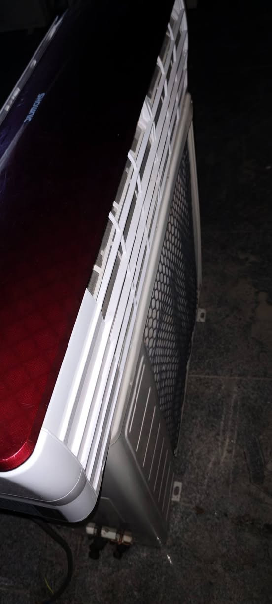 سبلت SHOWNiC طن ونص نضيف
مع كامل ملحقاتة بسعر 330 بي مجال حك الجية
عنوان بصرة الجبيلة ***********
