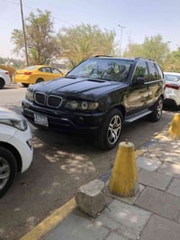 X5 للبيع محرك 44 موديل 2001  سعر 65 بي مجال بسيط  الامين 07707989208