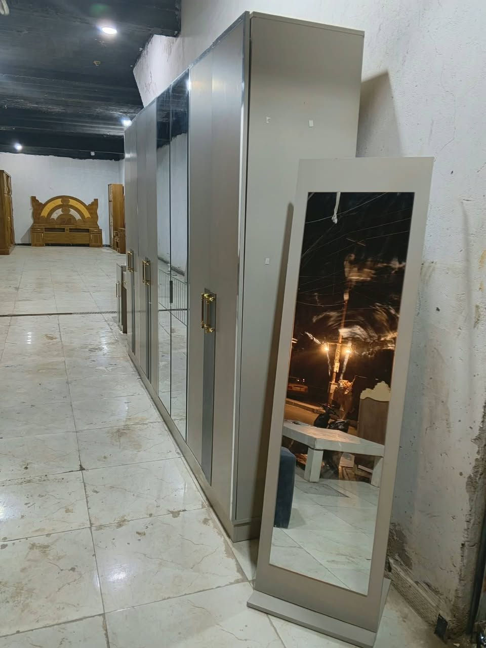 ياالله غرفه تركيه مستخدمه عشر قطع نضافه فول اخت الجديد العنوان نهاوند الاربع سايدات للتواصل *********** واتساب
