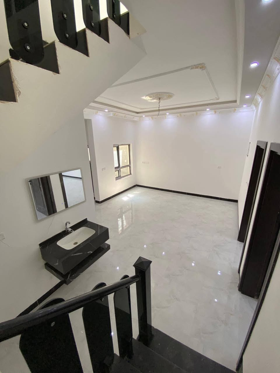 دار 🏠 للبيع
مساحه 150متر 
تكريت الديوم التصنيع 
للاستفسار لاتصال
***********
