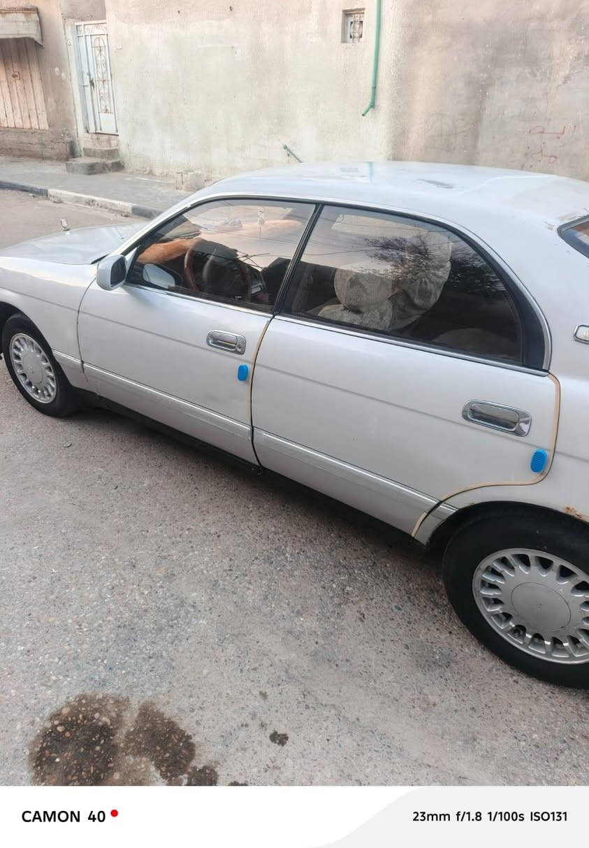 السلام عليكم سياره بطه فصل موديل 95مكفوله من الكص والنقل والأصوليات راعيهه يمي بلقبله السياره تخم تاير والتبريد ثلج الحداديه نص عمر
للعلم المكينه والكير هسه شادهه الكير مال برادو السياره خير من الله السعر 45 وبيهه مجال 
مستعجل ع بيعتهه راعي السياره ***********
