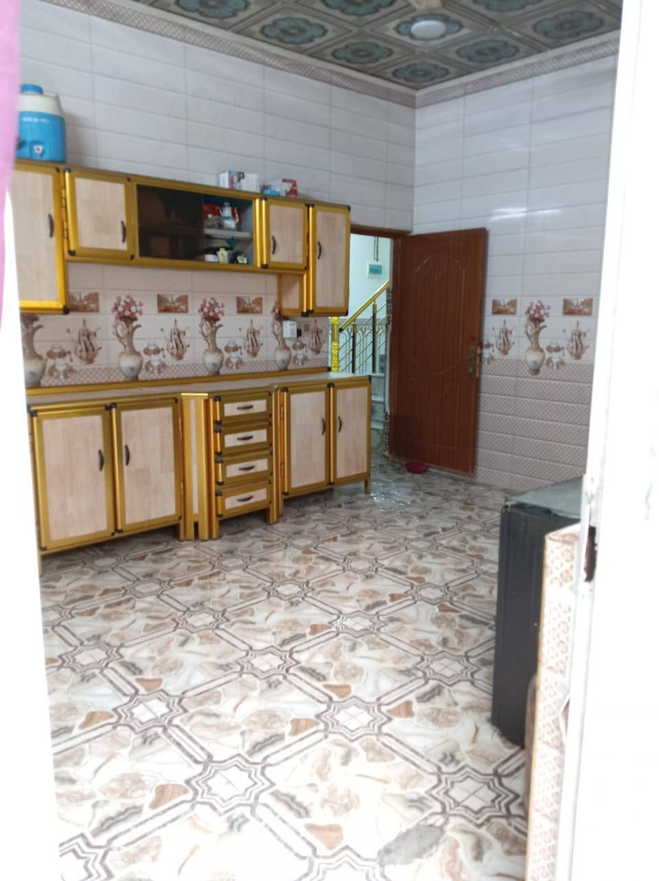 سلام عليكم بيت للبيع زراعي مساحه ٢٤٠متر العنوان النجف كوفه سهله وقريب عله منطقة شبيلي وقريب عله جسر الإمام علي تصال عله رقم ***********
