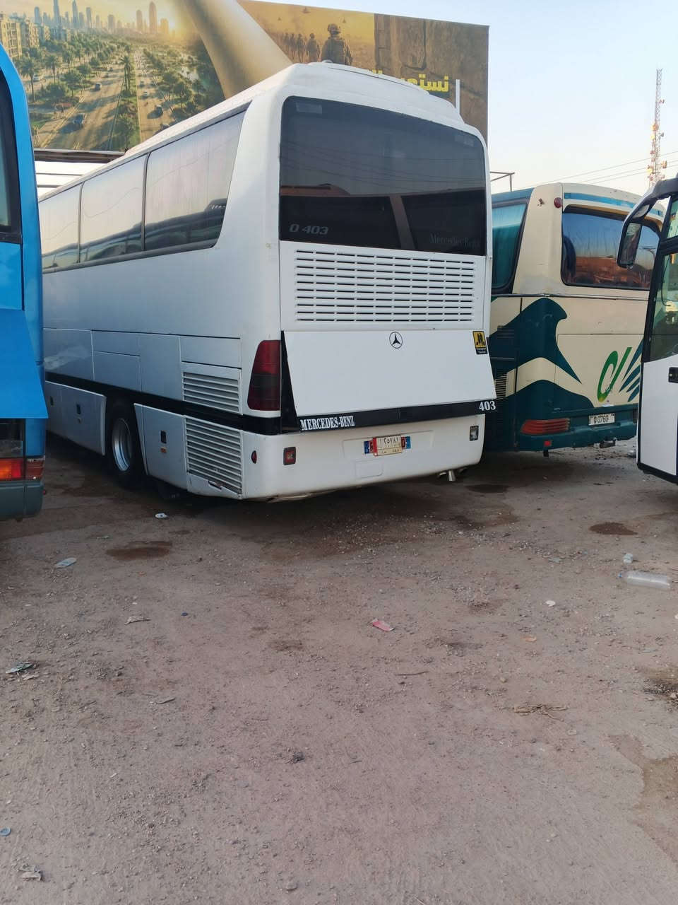 باص ٤٠٣ • ٥٤نفر • ٢٠٠١