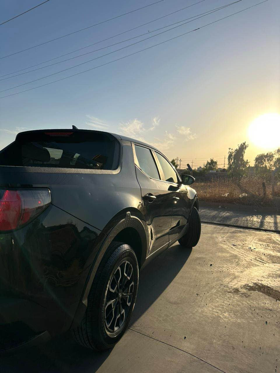 🚘 Hyundai Santa Cruz SEL 2023 — بۆ فرۆشتن

⭐ مۆدێل: 2023
⚙️ موتۆر: 2.5L — 4 Cylinder
🔄 گەیاندن: 4×4 / AWD
⚙️ گێڕ: ئۆتۆماتیک 8 خێرایی
⛽ بەنزین
🎨 ڕەنگ: ڕەش
🔑 VIN: 5NTJBDAE7PH075213

🚗 سەیارەکە زۆر جوان و شیکە و بۆ کار و بەکارهێنانی ڕۆژانە زۆر گونجاوە.

⚠️ تێبینی: جاملغووی پێشەوە لەگەڵ دەرگای لای شۆفێر کەمێک ژووری گرتووە، بەڵام بە گشتی سەیارەکە ئامادەیە بۆ بینین و پشکنین.

📍 شوێن: هەولێر
💰 نرخ: بۆ 158$

📞 بۆ زانیاری زیاتر و بینینی سەیارەکە پەیوەندی بکەن.
0️⃣7️⃣5️⃣0️⃣4️⃣4️⃣9️⃣2️⃣1️⃣3️⃣4️⃣

***********

🚘 Hyundai Santa Cruz SEL 2023 للبيع

⭐ الموديل: 2023
⚙️ المحرك: 2.5 لتر — 4 سلندر
🔄 الدفع: 4×4 / AWD
⚙️ القير: أوتوماتيك 8 سرعات
⛽ بنزين
🎨 اللون: أسود
🔑 VIN: 5NTJBDAE7PH075213

🚗 السيارة جميلة وعملية ومناسبة للاستخدام اليومي والعمل.

⚠️ ملاحظة: الرفرف/الجانب الأمامي مع باب السائق فيه انبعاج بسيط، كما هو موضح، والسيارة متاحة للفحص والمعاينة.

📍 الموقع: أربيل
💰 السعر:158$

📞 للاستفسار والمعاينة يرجى التواصل. أربيل, العراق

