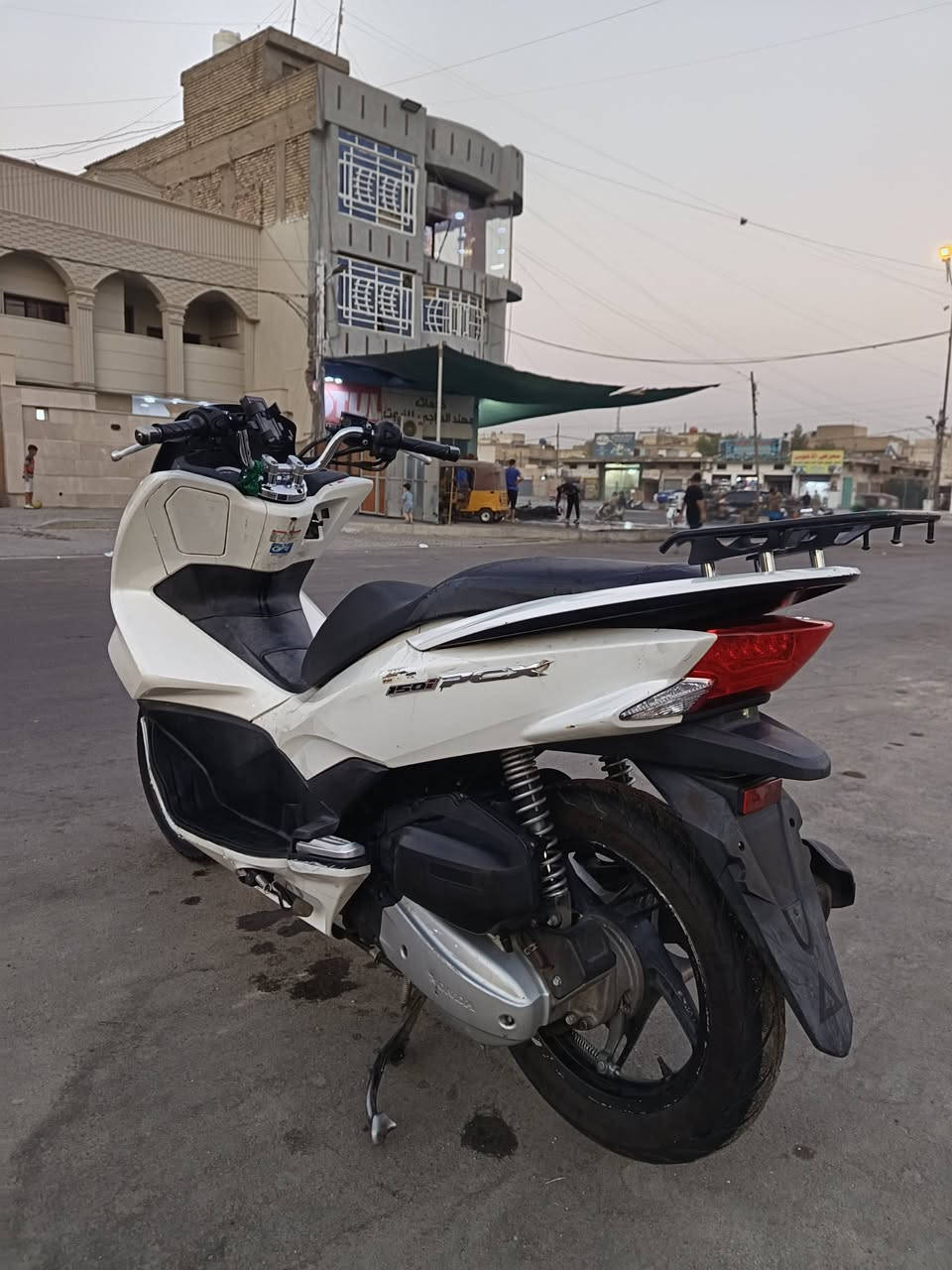 سلام عليكم بي سي اكس جيل ثاني ياباني مكينه 150 حساسات كهربائيات كلها شغاله السعر 1 و650 ماشيه 29 رقم *********** عنوان بغداد
