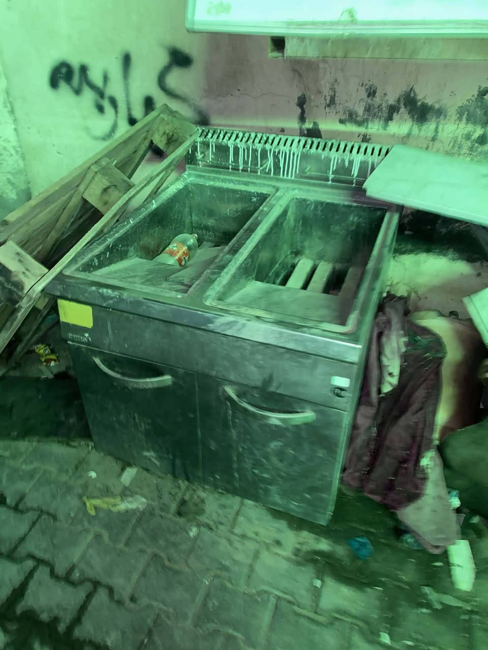 طباخات مطاعم وقلايه للبيع نجف كوفه ***********
