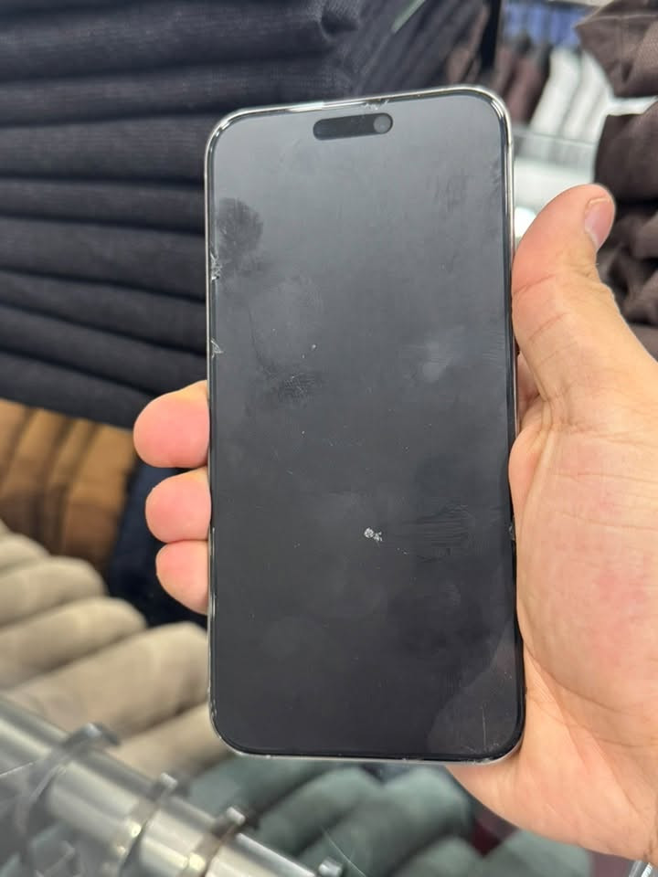 آيفون ١٥ برو ماكس • ٢٥٦ • بطارية ٨٥٪