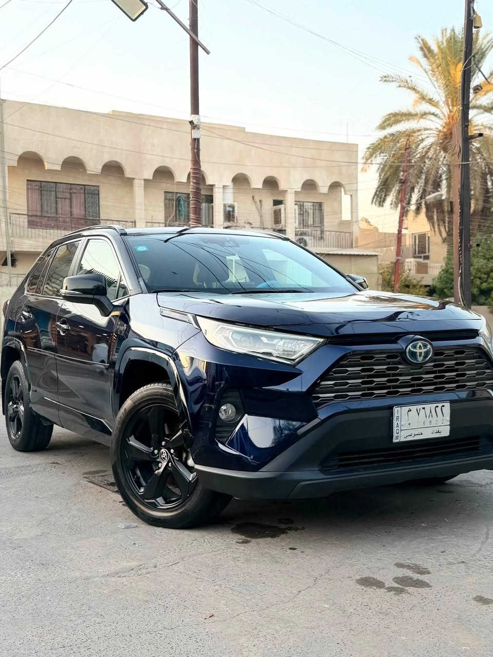 تويوتا راف فور هايبرد 2021
المواصفات XSE 
المحرك :2500 هايبرد
ماشية 60 الف مايل
فتحة سقف 
تو كلر السيارة نيلي وأسود 
رادار حساس كامرة خلفية 
كشتات جلد 
المراية الوسطية كامرة وتعتيم ذاتي
السيارة فول مواصفات للاخير 
الاضافات:
عدسة LED لايت زينون
تغليف البجم كامل pdf مع ضمان عشر سنوات من مركز GMC FILM
الضرر : حافة البنيد مصلح ومصبوغ كلش بدون لا شاصي ولا فخذ السيارة جديدة بمعنى الكلمة
السيارة عليها تخم تاير جديد صدر بشرط مكينة كير بشرط وعليها سيرفس كامل يم مركز CAR PLUS
السيارة جديدة وتخبل والي ياخذها بالعافية عليه ميصرف عليها ربع لان محافظ عليها وكل وقت سيرفس اوديها للمركز.
السعر 215 وبيها مجال للطيبين 
مع فائق الشكر والتقدير
***********
 واتساب***********
