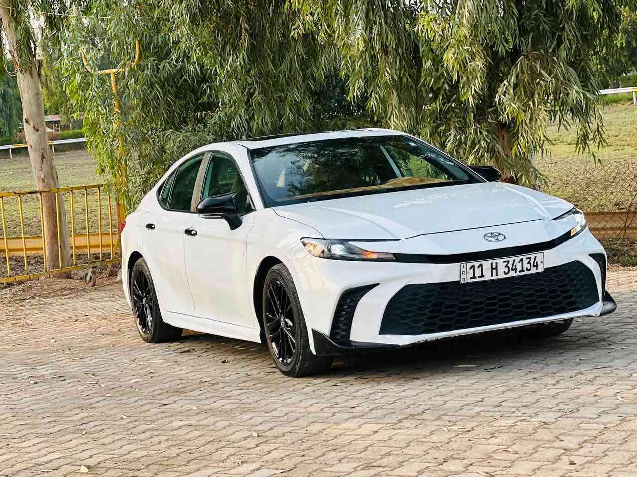 كامري SE • ٢٠٢٥ • هايبرد بنزين