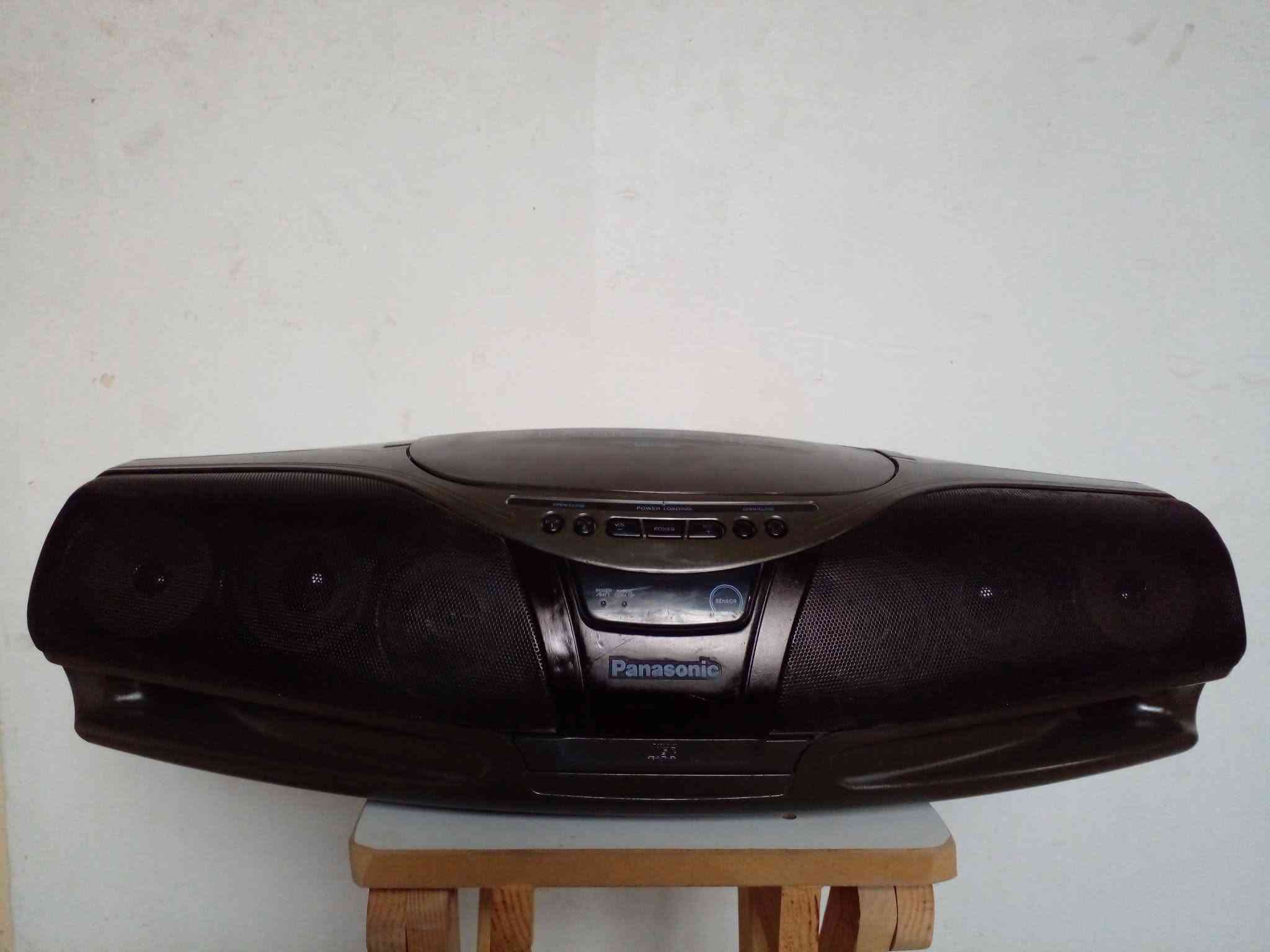 Panasonic RX DT 75
يشتغل فقط راديو  مع ريموت سعر 65 الف
المكان بغداد

