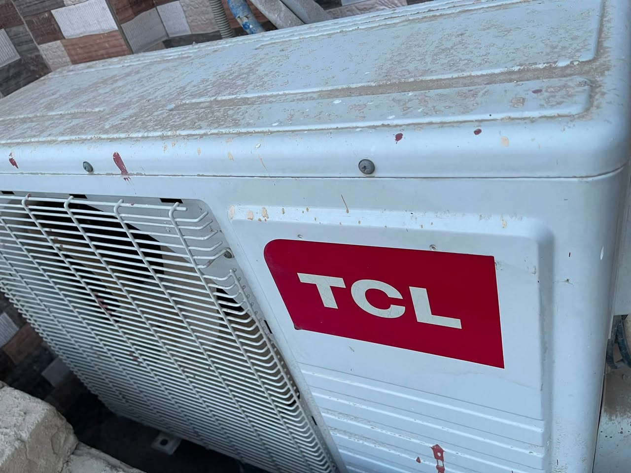 سلام عليكم سبلت TCL 
تبريدة مابي يحتاج غاز 
دفع مالته جيد 
ونظيف وشغال وشرط الفحص قبل لا تاخذة
سعره 250 الف دينار 
عنوان حلة /الكرامة / ***********
