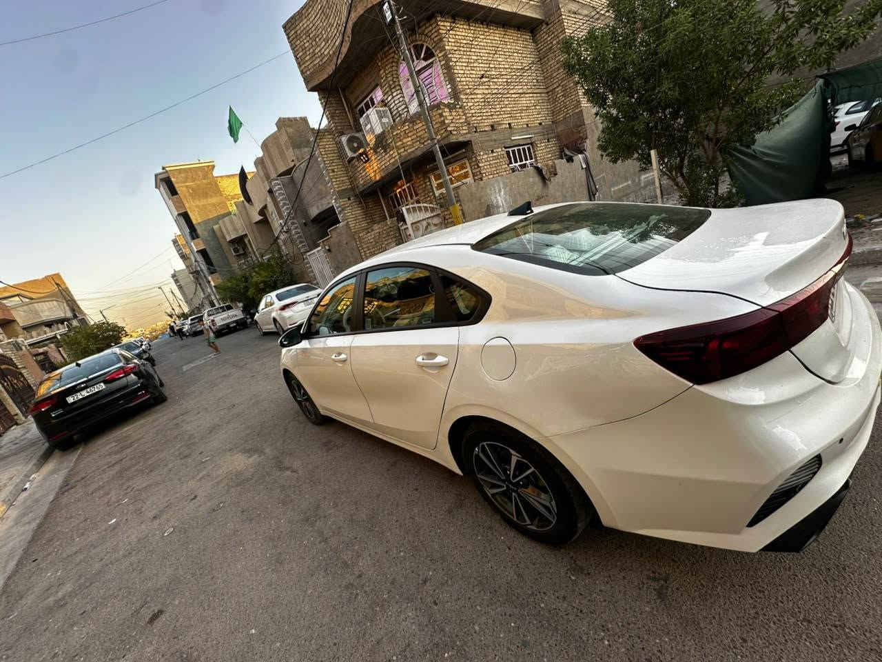 سلام عليكم كيا فورتي موديل 2024  رقم بغداد باسمي ترقيم جديد مكينه دوش 2000 كير  at وين ميعجبك تروح حادثها موضوح بل صوره لادواخل ولاايرباك  بيها حادثه بصيط بس جاملغ خلفي وراجع عله البارد عندي صورة طخه كلش بسيطه ماشيه55 الف دوشمه وكاعيه جديده سياره جاهزه كلها مناقصها برغي تبريد صدر داخل كله جديد موضوح كلشي بصوره السعررر 158بيها مجال للاتصال *********** بكان السياره الغزاليه

